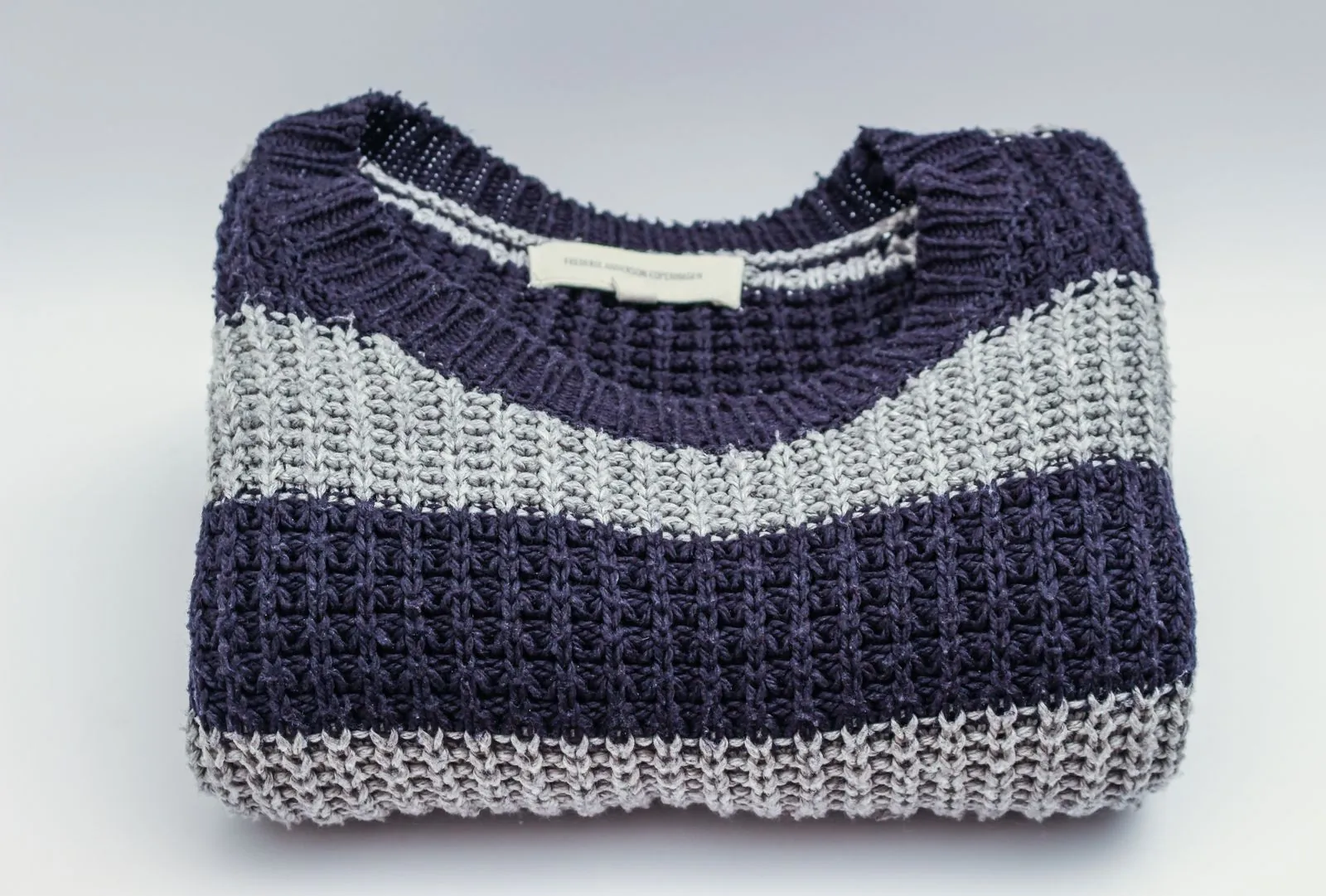 Pull rayé marine et écru