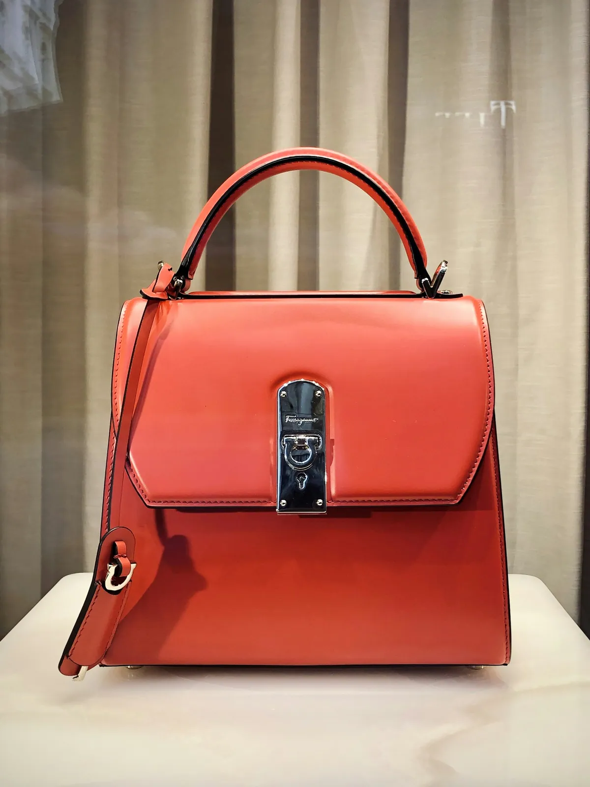 Sac à main rouge à rabat