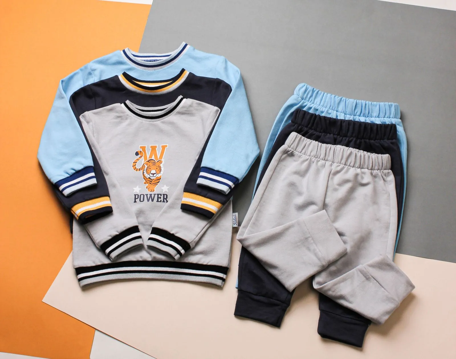 Ensemble bébé sweat et pantalon