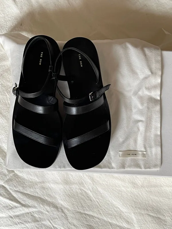Mules noires à brides, 39 · Bon état