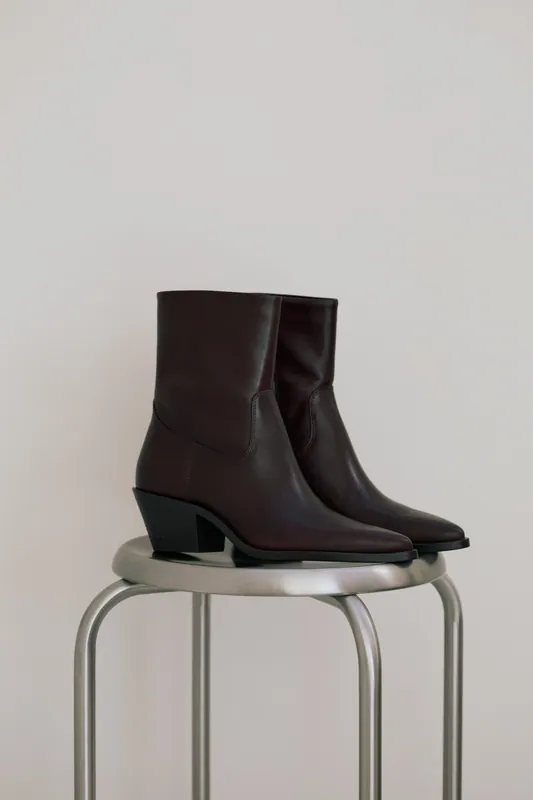 Bottines noires à talon carré, 38 · Très bon état
