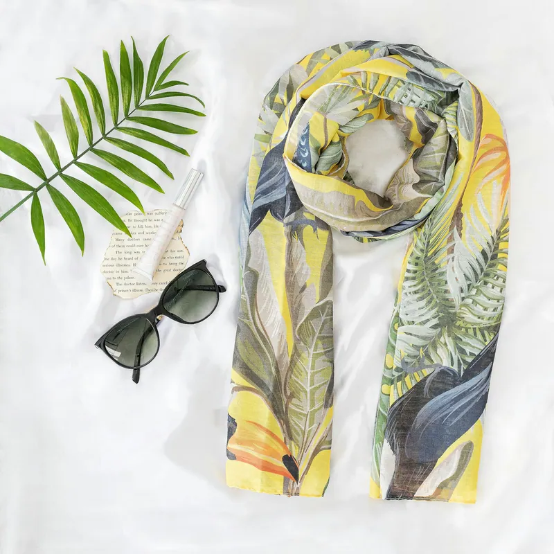 Foulard carré jaune à motifs, جديد مع الملصق