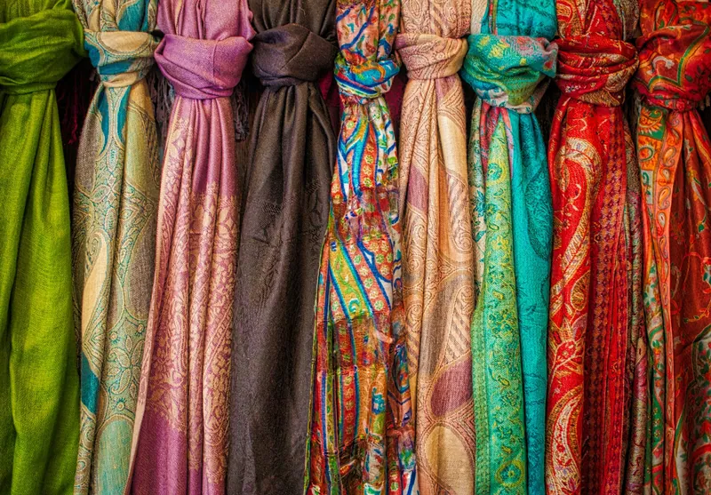 Foulards en voile coloré, lot de trois, Very good