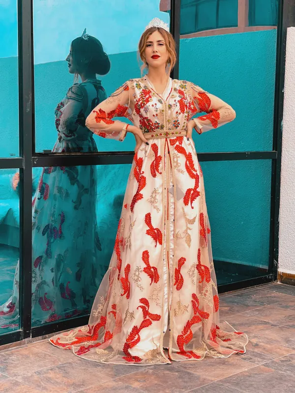 Caftan vert d’eau brodé main, L · Très bon état