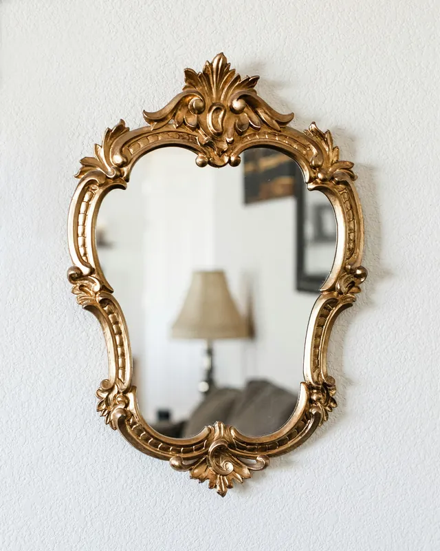 Miroir baroque doré 60 × 80 cm, حالة جيدة