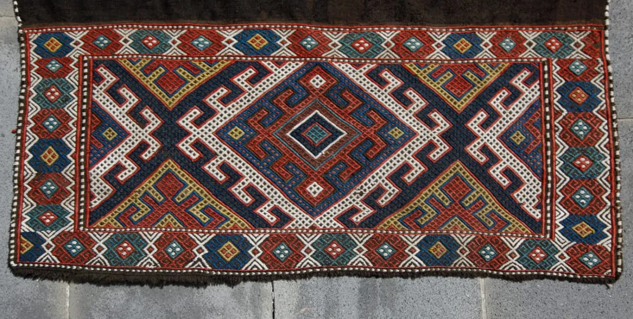 Kilim berbère tissé main 150 × 240