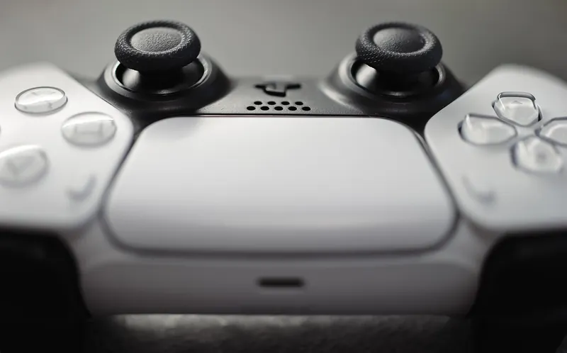 Manette PS5 DualSense blanche, حالة جيدة جدا