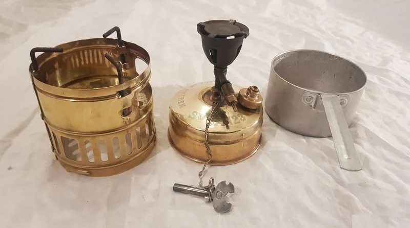 Réchaud à alcool de randonnée en laiton, Bon état