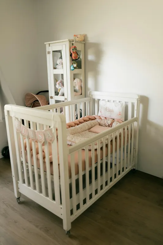 Lit bébé à barreaux blanc 60 × 120, حالة جيدة