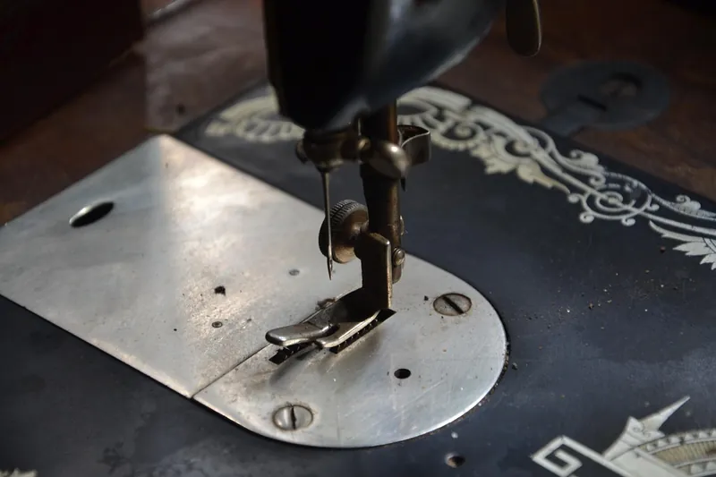 Machine à coudre industrielle piqueuse plate, حالة جيدة