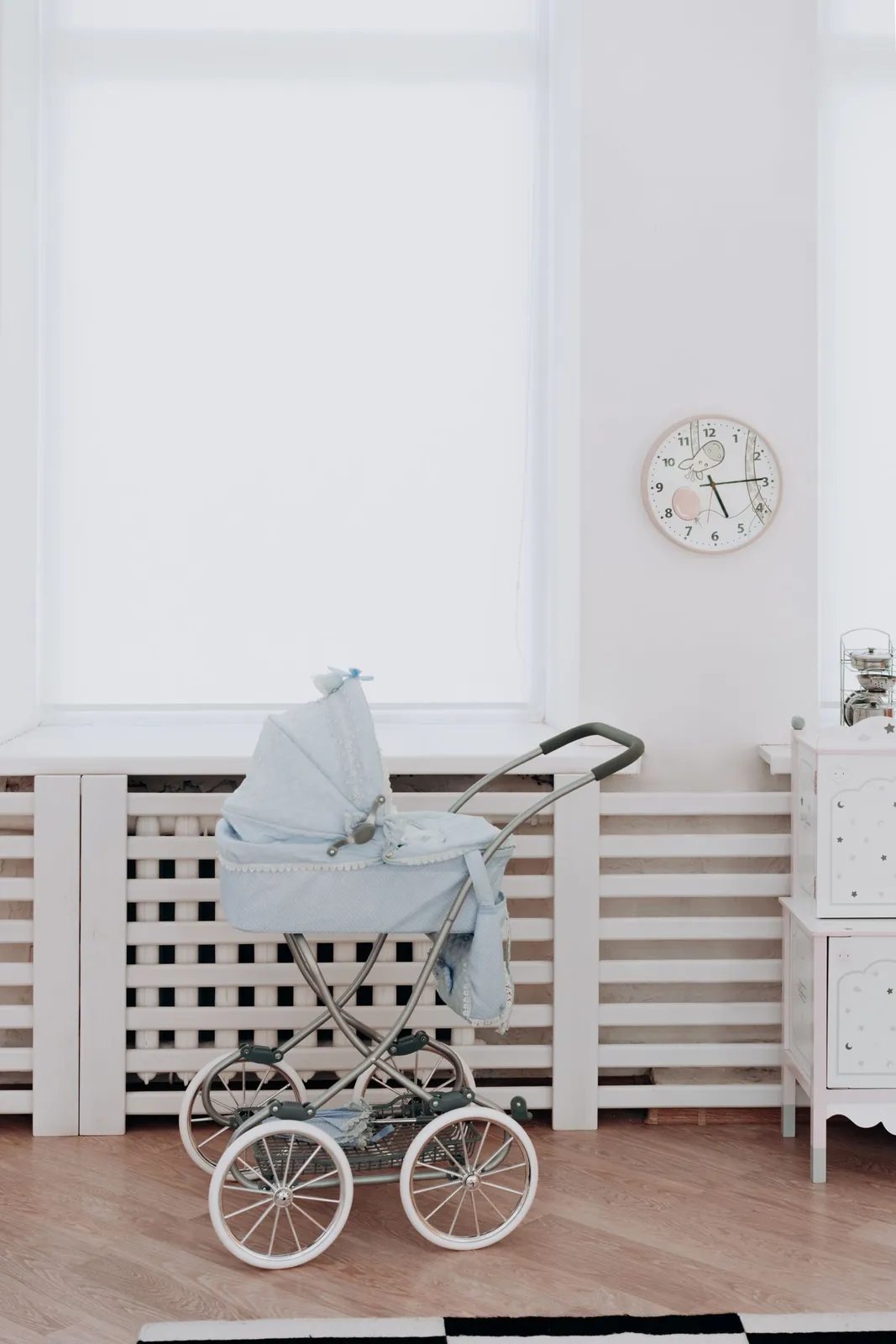 Poussette pliable grise