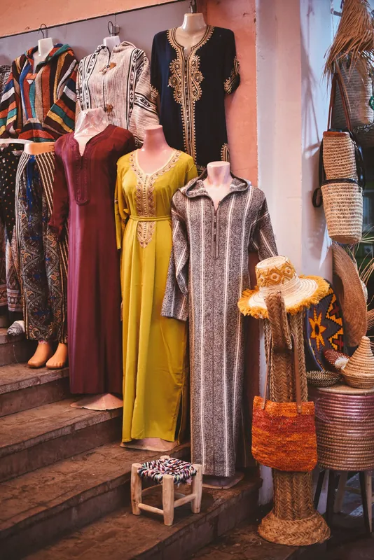 Caftan de soirée brodé bleu nuit, L · حالة جيدة