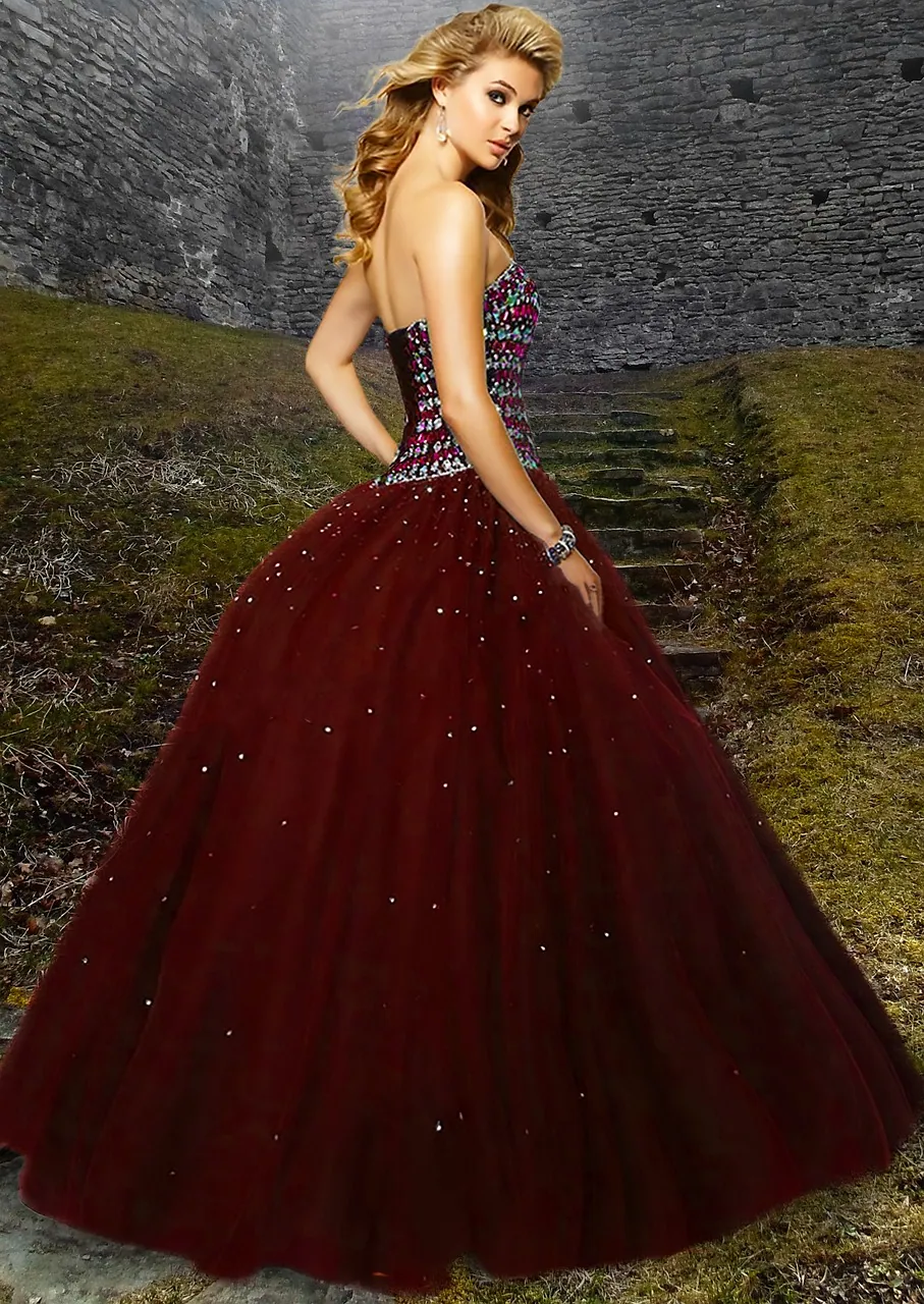 Robe de soirée longue bordeaux à traîne
